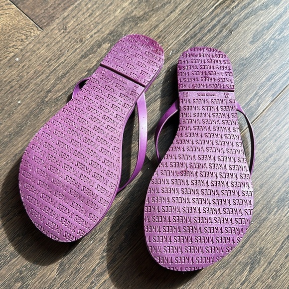 Tkees purple flipflops size 13 - Picture 2 of 3